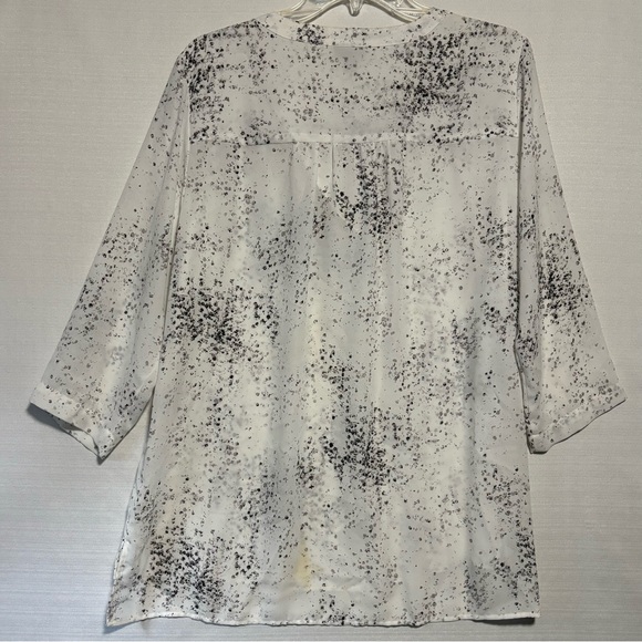 ana Lg Top 3/4 sleeves black white split 1/4 open front geometric print LIKE NEW - Picture 2 of 10